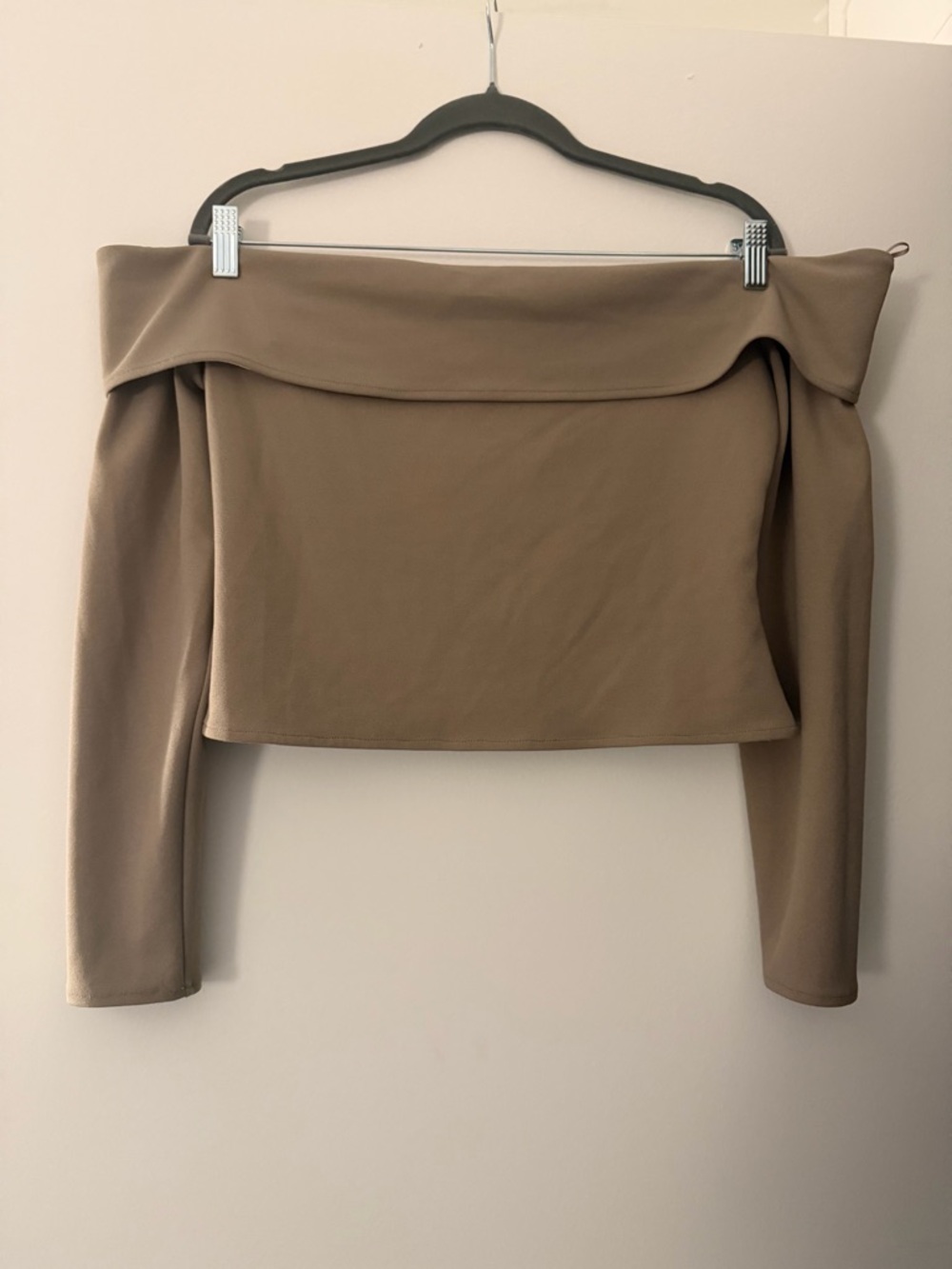 Abercrombie & Fitch Taupe Off-Shoulder Crop Top